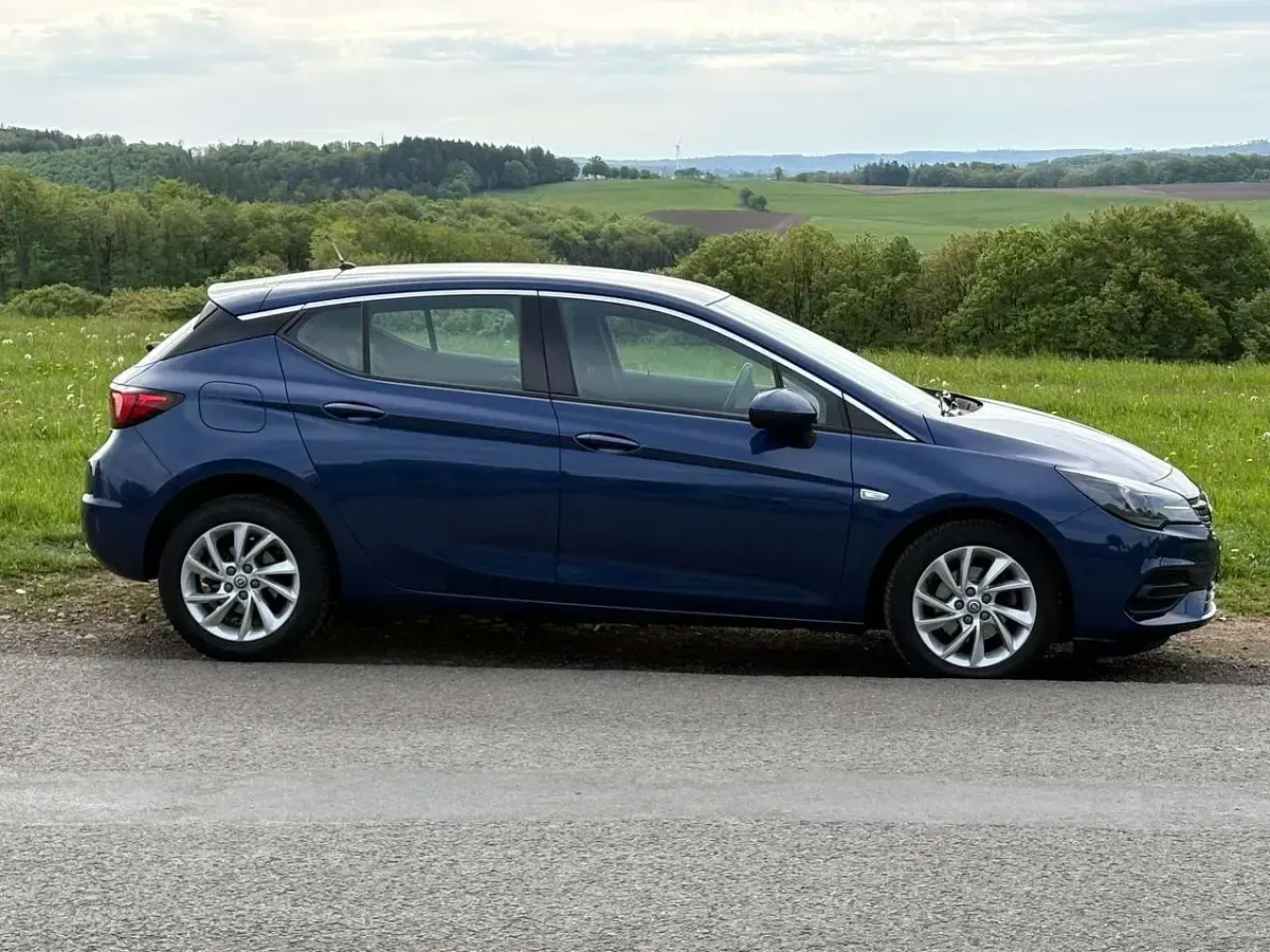 Gebraucht Opel Astra Elegance 131 PS (96 kW) 2020 Blau Limousine