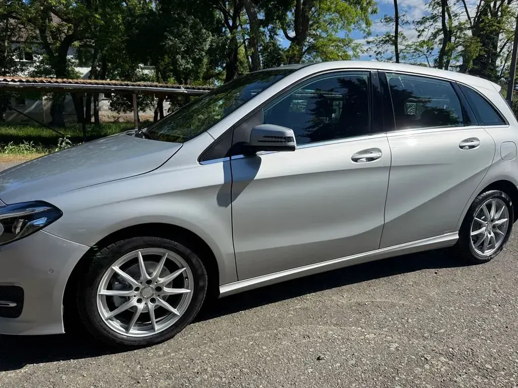 Gebraucht Mercedes B180 Urban 109 PS (80 kW) 2015 Silber Kleinwagen