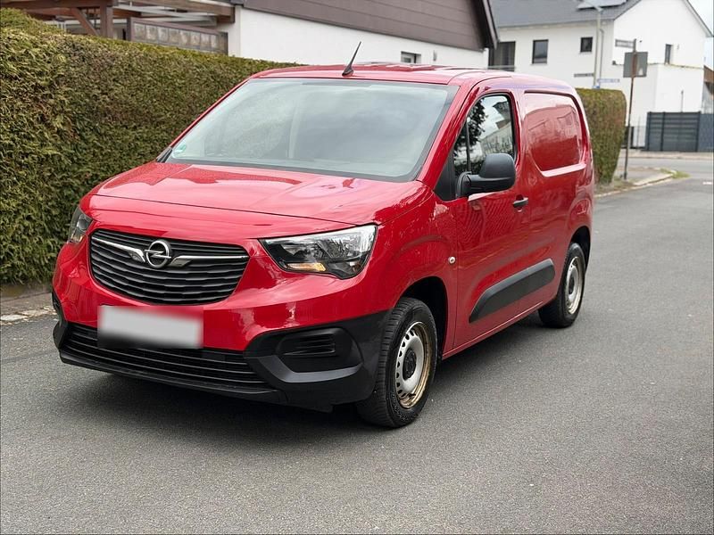 Gebraucht Opel Combo 76 PS (55 kW) 2019 Rot Van / Kleinbus