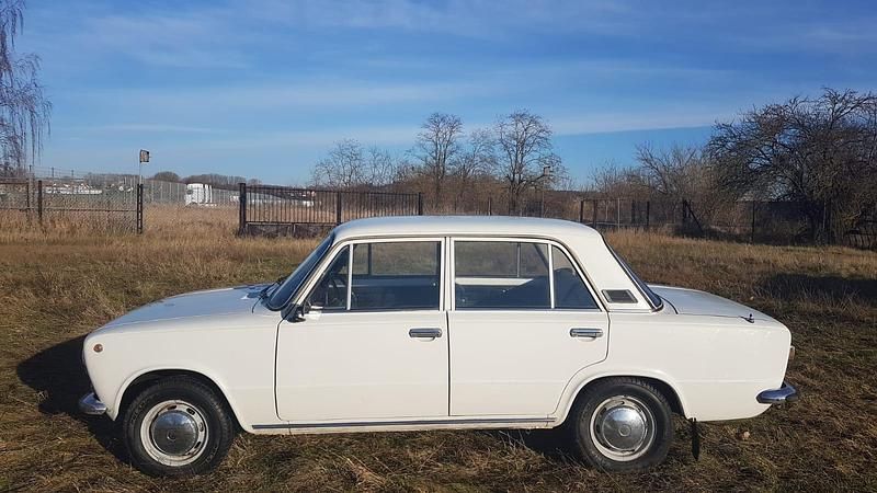 Gebraucht Lada 2107 60 PS (44 kW) 1984 Weiß Limousine