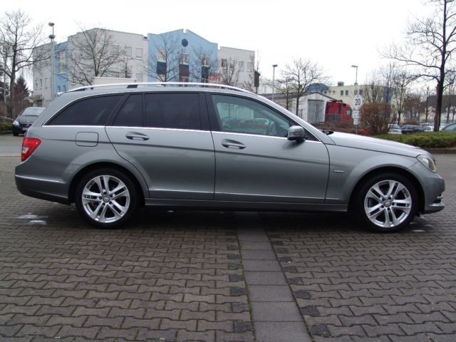 Gebraucht Mercedes C180 Avantgarde 120 PS (88 kW) 2011 Silber metallic Kombi