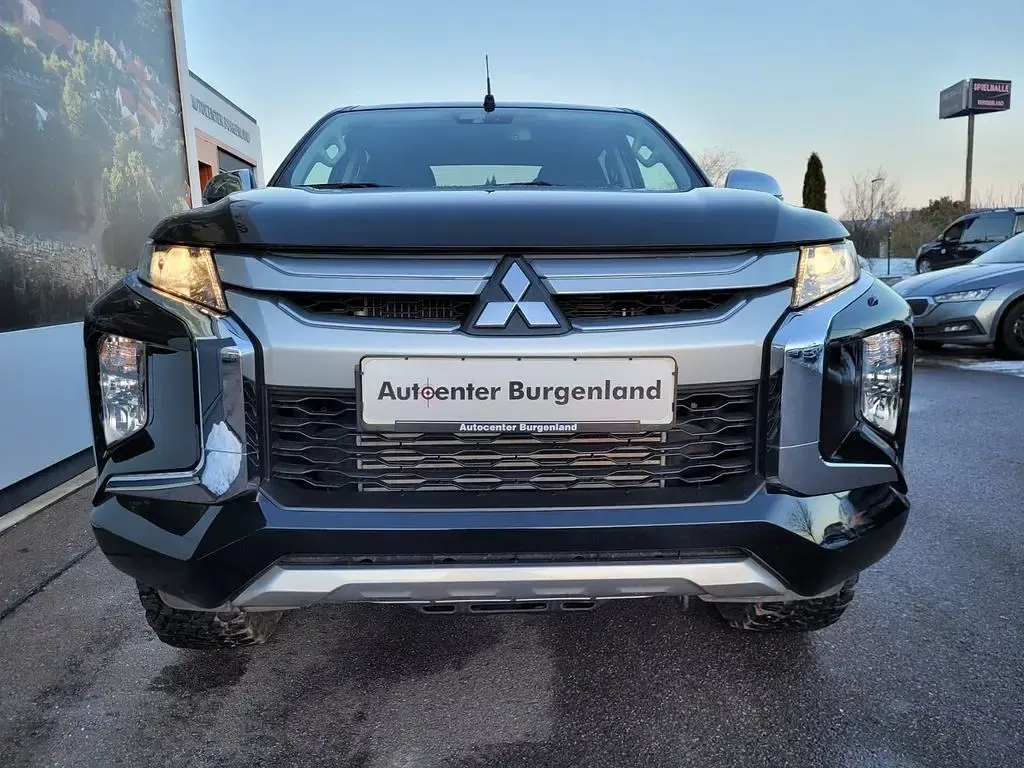 Gebraucht Mitsubishi L200 Plus 150 PS (110 kW) 2022 Schwarz Pickup