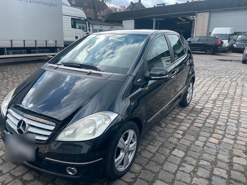 Gebraucht Mercedes A180 109 PS (80 kW) 2009 Schwarz Kleinwagen