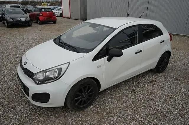 Usata Kia Rio 86 CV (63 kW) 2014 Bianco Berlina
