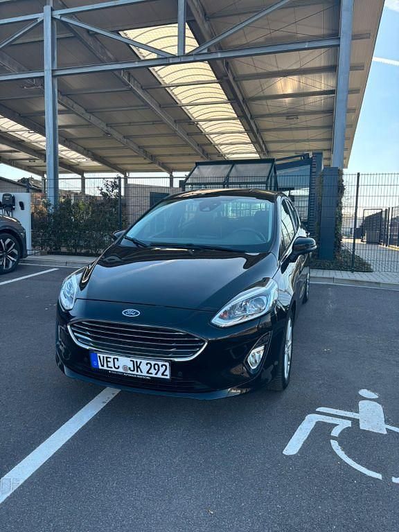Gebraucht Ford Fiesta Titanium 101 PS (74 kW) 2018 Schwarz Kleinwagen