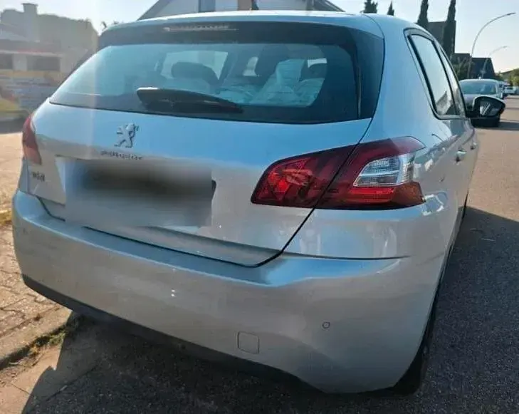 Gebraucht Peugeot 308 Active 125 PS (91 kW) 2014 Silber Limousine