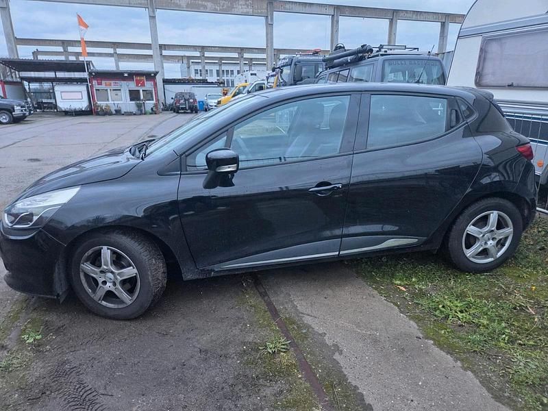 Schwarz Gebraucht 2015 Renault Clio GrandTour Kombi | 5.100 € - Bild 1/4