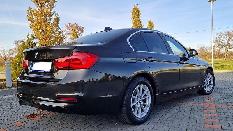 Gebraucht BMW 318 Luxury Line 150 PS (110 kW) 2017 Braun Limousine