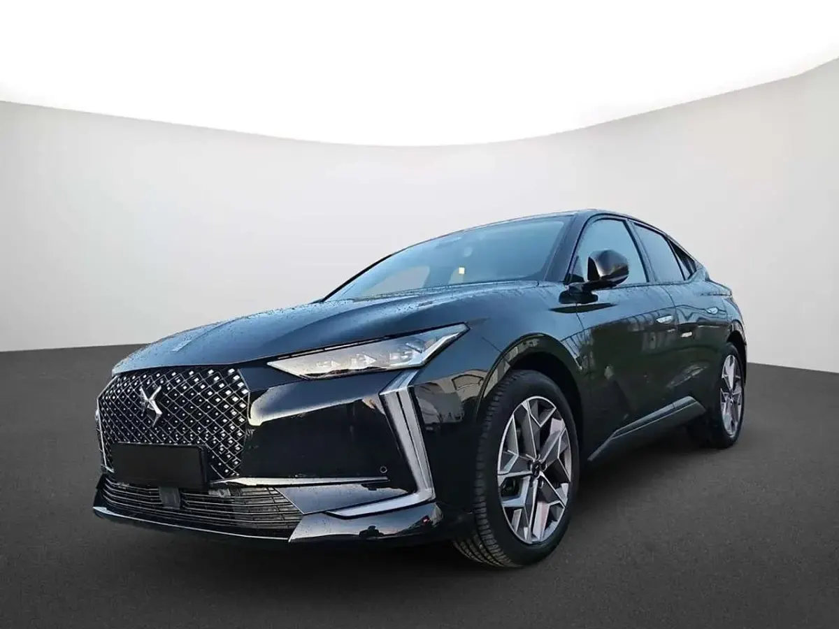 Gebraucht DS Automobiles DS4 131 PS (96 kW) 2023 Lackierung schwarz perla nera/typ aussenverkleidung metalliclackierung SUV