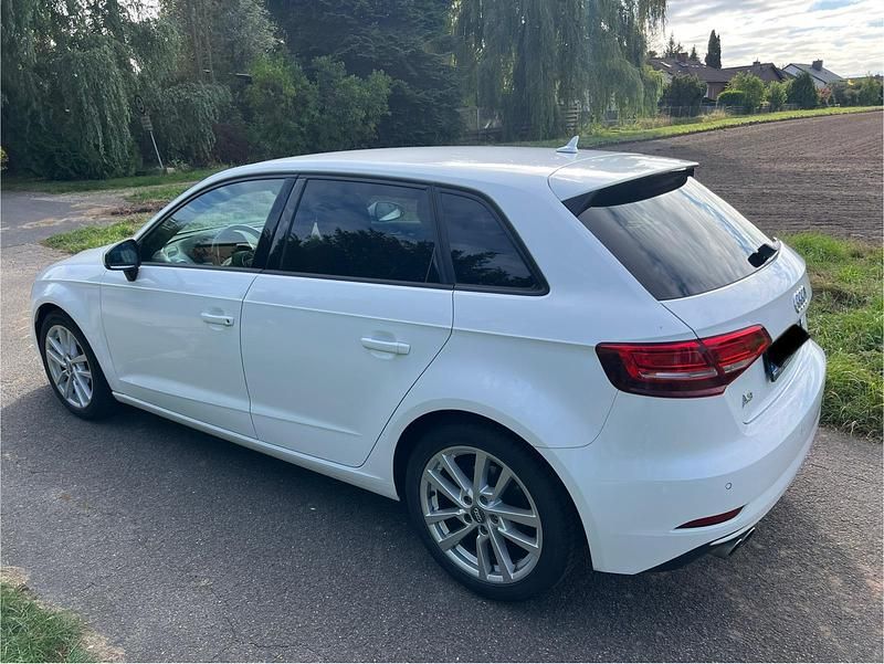Gebraucht Audi A3 Sport 150 PS (110 kW) 2018 Weiß Kombi