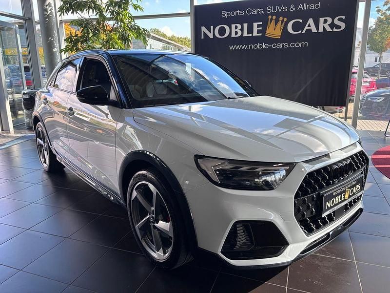 Gletscherweiss (metallic) Gebraucht 2020 Audi A1 S-Line Kleinwagen | 22.290 € (Etwas zu teuer) - Bild 1/4