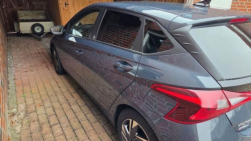 Gebraucht Hyundai i20 Edition 30 101 PS (74 kW) 2022 Grau Kleinwagen