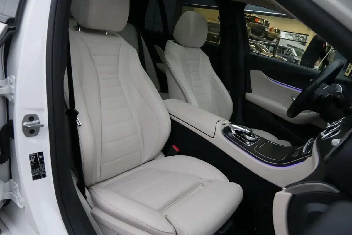 Gebraucht Mercedes E300 306 PS (225 kW) 2019 Weiß Kombi