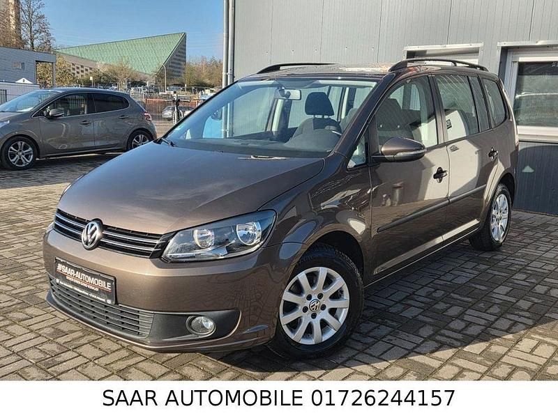 Gebraucht VW Touran Trendline 105 PS (77 kW) 2014 Braun Van / Kleinbus