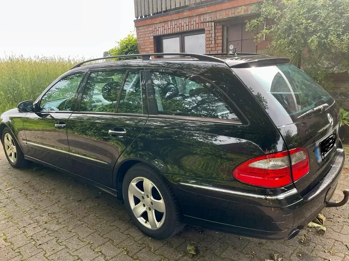 Gebraucht Mercedes E220 125 PS (91 kW) 2008 Schwarz Kombi