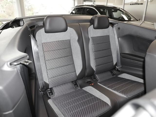Neu VW T-Roc R-line 150 PS (110 kW) 2025 Deep black perleffekt schwarz SUV