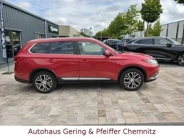 Gebraucht Mitsubishi Outlander Edition 150 PS (110 kW) 2019 Rot SUV