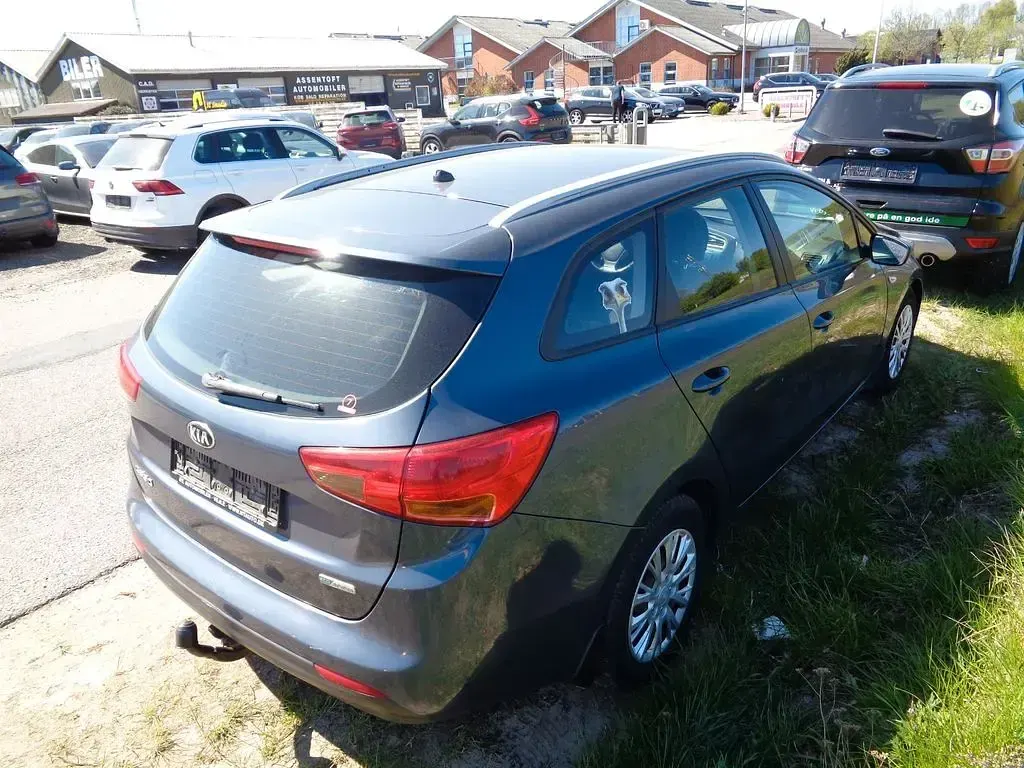 Gebraucht Kia Ceed Sportswagon 136 PS (100 kW) 2017 Blau Kombi