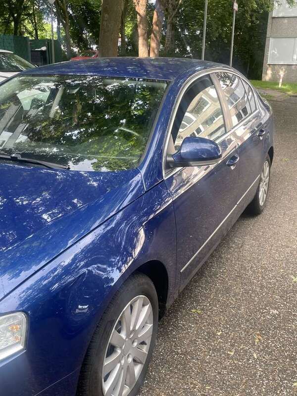 Blau Gebraucht 2006 VW Passat Comfortline Limousine | 3.999 € (Fairer Preis) - Bild 1/4