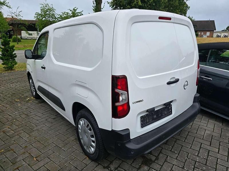 Gebraucht Opel Combo Edition 110 PS (80 kW) 2021 Weiß Van / Kleinbus