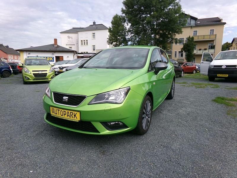Grün Gebraucht 2016 Seat Ibiza CONNECT Limousine | 8.990 € (Fairer Preis) - Bild 1/4
