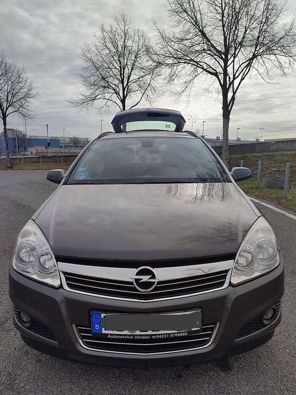 Gebraucht Opel Astra Edition 90 PS (66 kW) 2009 Limousine