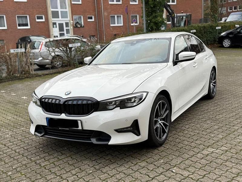 Weiß Gebraucht 2019 BMW 320 Sport Line Limousine | 23.900 € (Teuer) - Bild 1/4