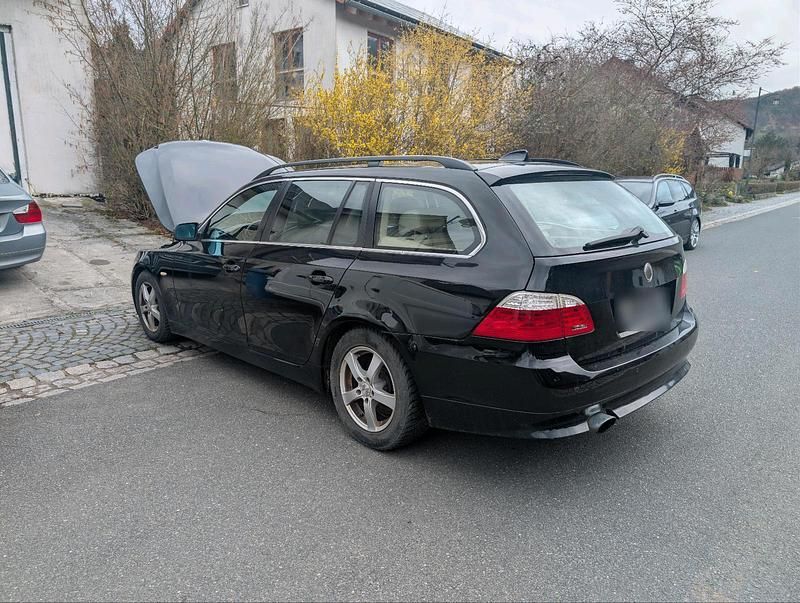 Gebraucht BMW 520 163 PS (119 kW) 2008 Schwarz Kombi