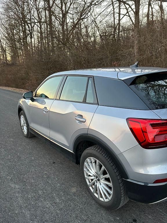 Gebraucht Audi Q2 Ambiente 150 PS (110 kW) 2019 Silber SUV