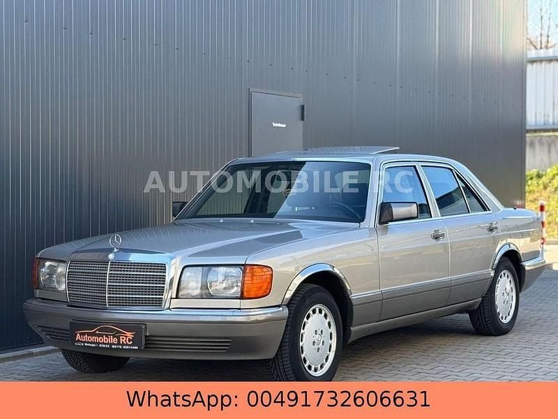 Silber Gebraucht 1990 Mercedes E300 Limousine | 17.500 € - Bild 1/4