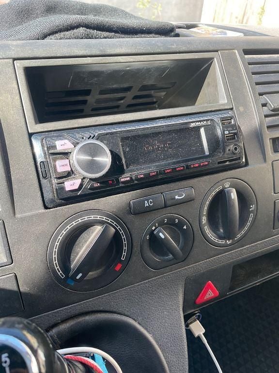 Second-hand VW Transporter 131 CP (96 kW) 2008 Roșu Van