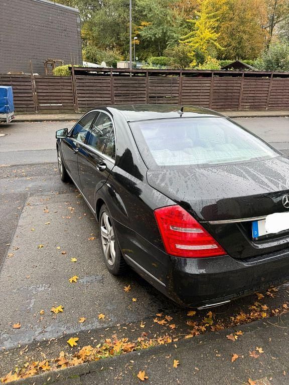 Gebraucht Mercedes S500 435 PS (319 kW) 2011 Schwarz Limousine