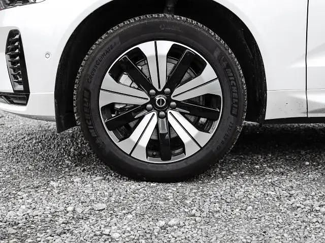 Gebraucht Volvo XC60 Plus 398 PS (292 kW) 2023 Crystal white pearl SUV