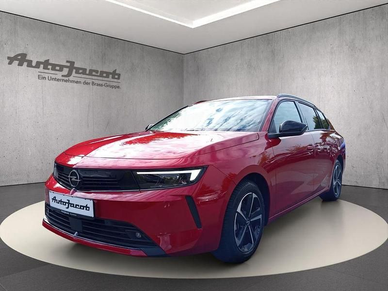 Kardio rot (metallic) Gebraucht 2024 Opel Astra Edition Kombi | 21.750 € (Fairer Preis) - Bild 1/4