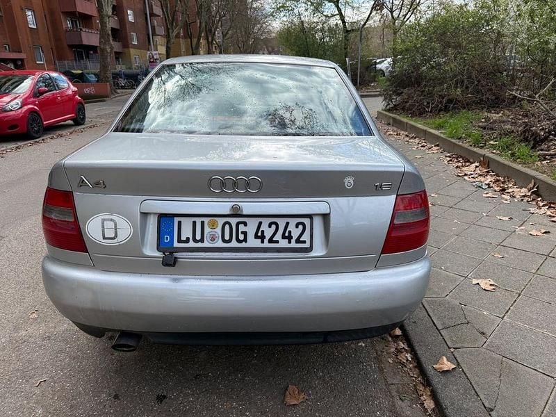 Gebraucht Audi A4 102 PS (75 kW) 1998 Grau Limousine