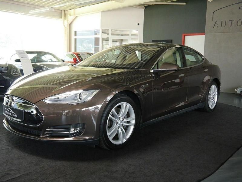 Braun Gebraucht 2014 Tesla Model S Limousine | 34.290 € - Bild 1/4