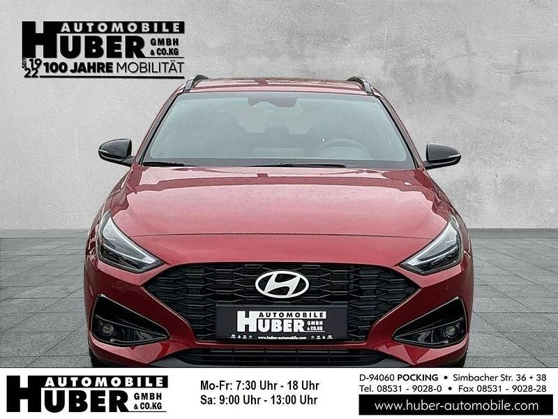 Rot metallic Neu 2026 Hyundai i30 Advantage Limousine | 24.990 € (Fairer Preis) - Bild 1/4
