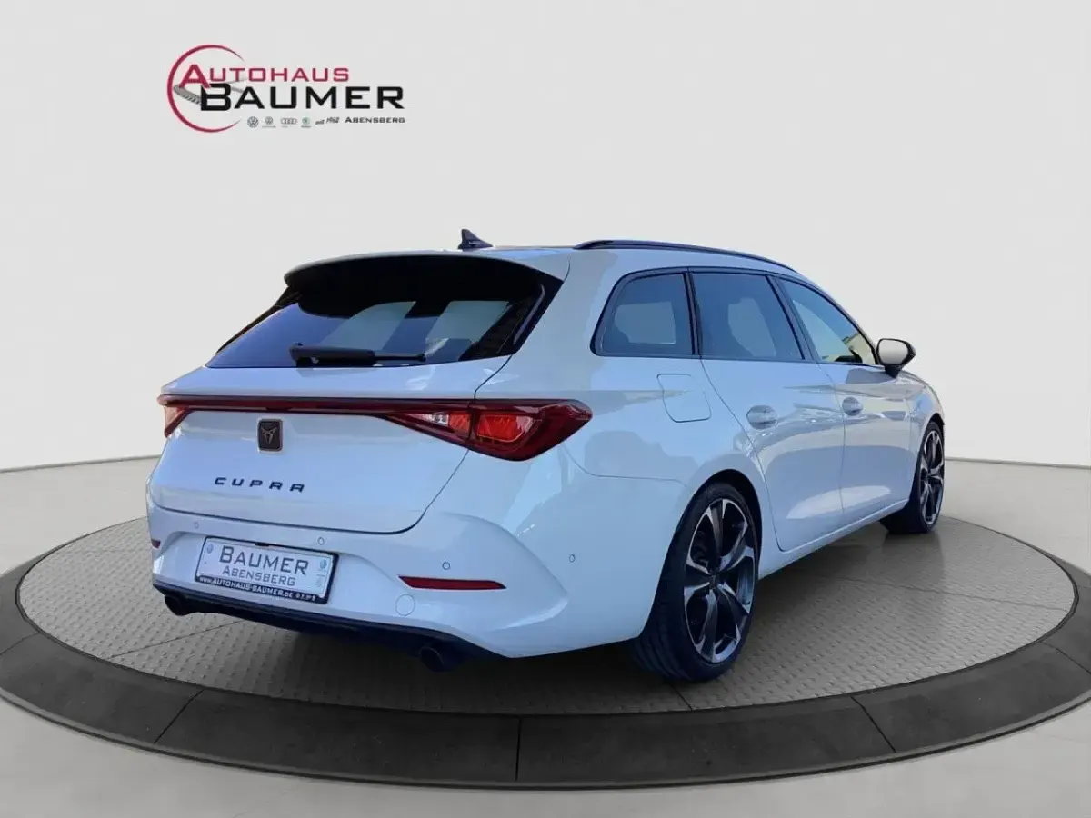 Gebraucht Cupra Leon VZ 245 PS (180 kW) 2024 Weißweiß Limousine