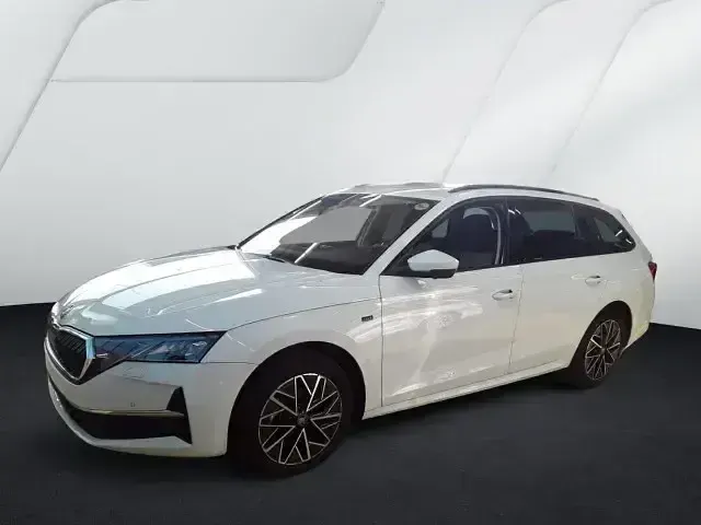 Gebraucht Skoda Octavia Tour 150 PS (110 kW) 2025 Moonweiß perleffekt Kombi