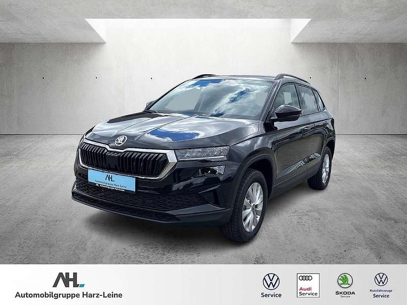 Schwarz Neu 2025 Skoda Karoq Selection SUV | 33.446 € (Guter Preis) - Bild 1/4