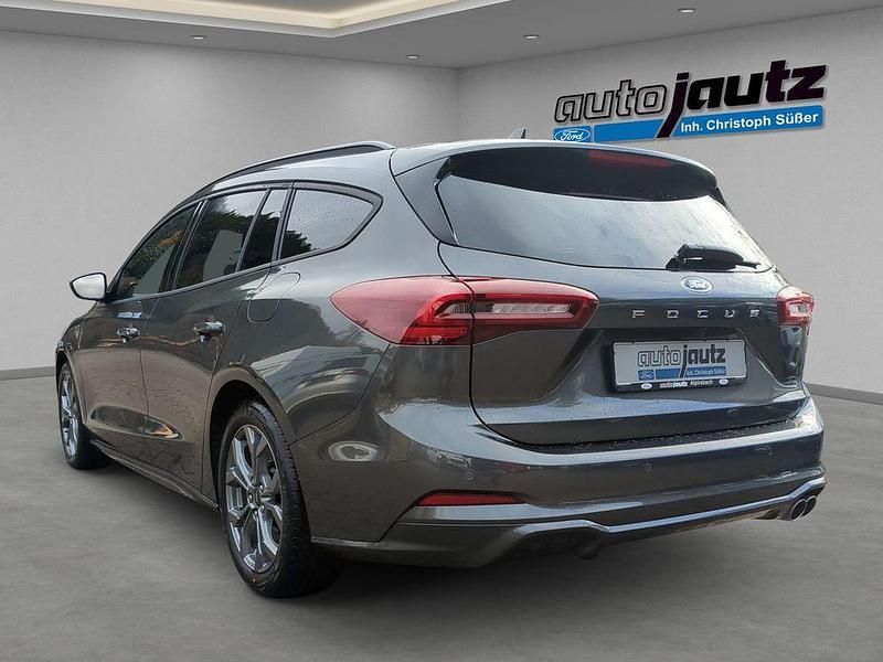 Neu Ford Focus ST-Line X 155 PS (114 kW) 2025 Grau Limousine