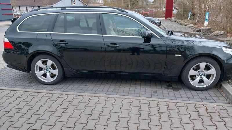 Gebraucht BMW 520 177 PS (130 kW) 2007 Schwarz Kombi