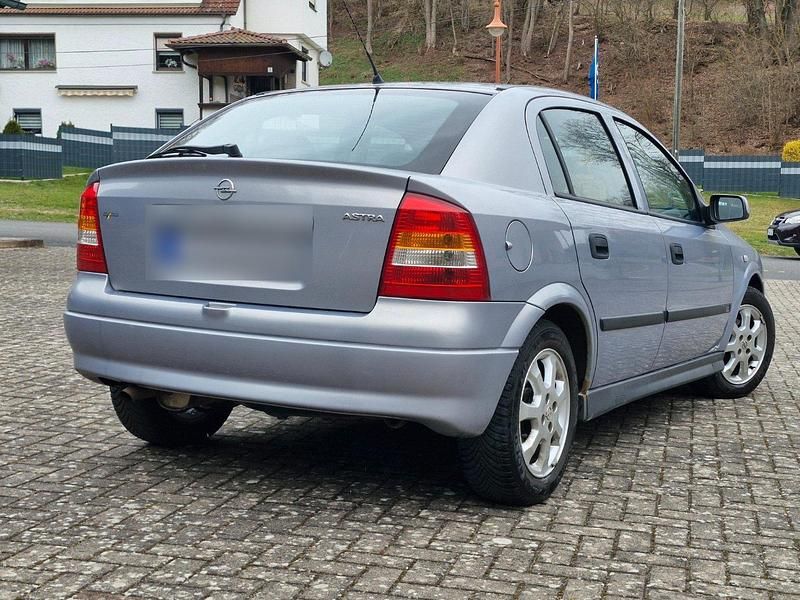 Gebraucht Opel Astra 84 PS (61 kW) 2001 Blau Limousine