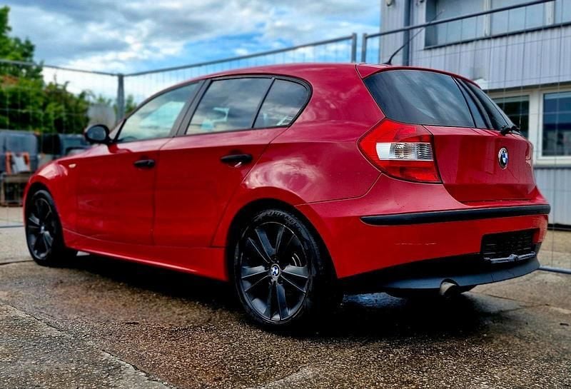 Rot Gebraucht 2006 BMW 116 Kleinwagen | 2.650 € (Guter Preis) - Bild 1/4