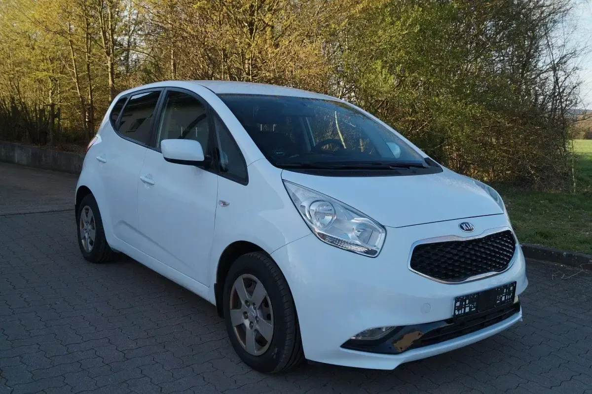 Gebraucht Kia Venga 88 PS (64 kW) 2018 Weiß Kleinwagen