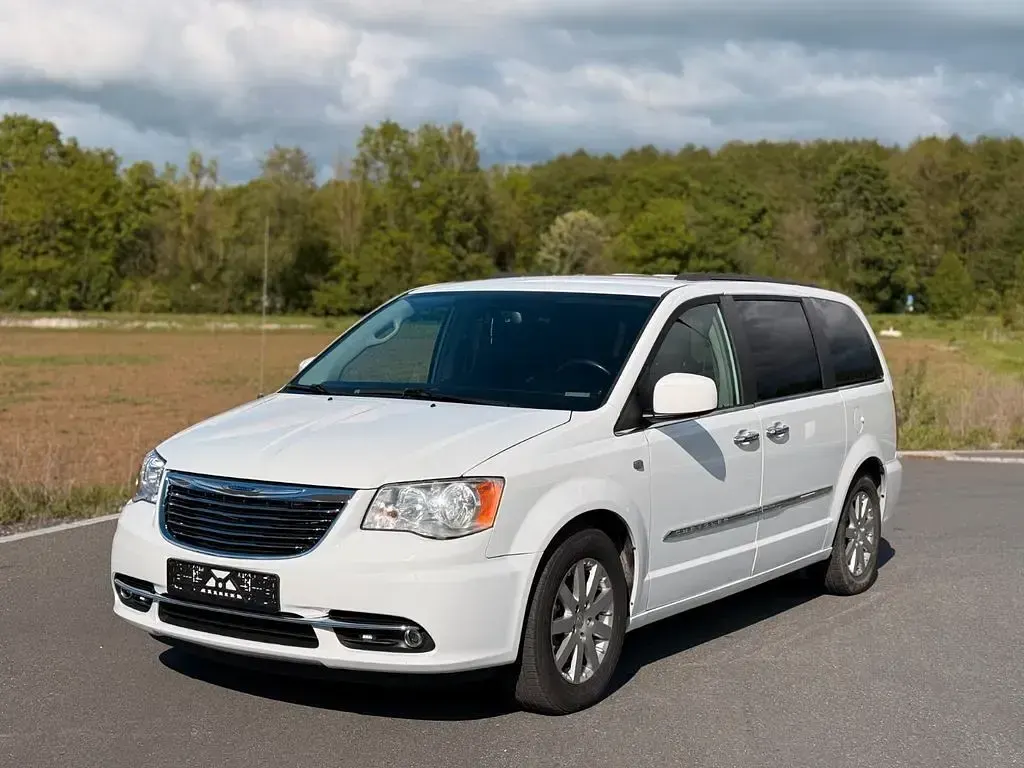 Gebraucht Chrysler Town & Country 286 PS (210 kW) 2016 Weiß Van / Kleinbus