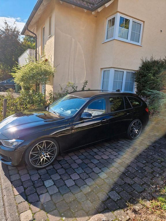 Gebraucht BMW 320 Performance 184 PS (135 kW) 2012 Schwarz Kombi