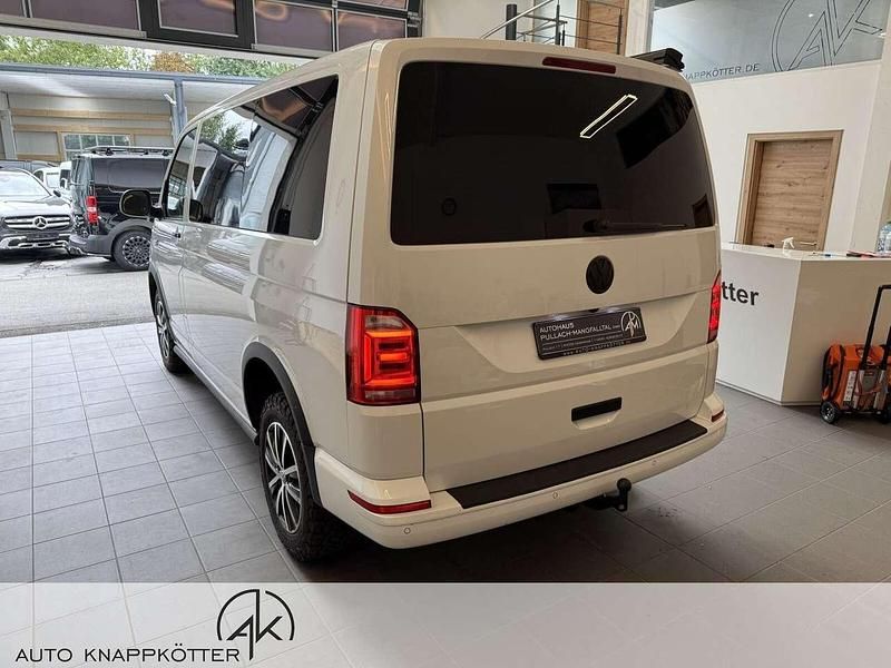 Second-hand VW Multivan Trendline 150 CP (110 kW) 2016 Alb Monovolum