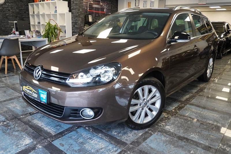 Gebraucht VW Golf VI Style 105 PS (77 kW) 2012 Braun Kleinwagen