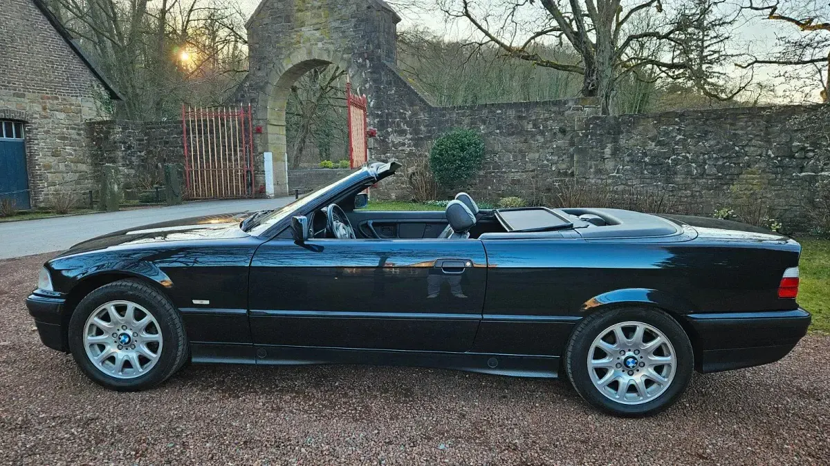 Gebraucht BMW 318 Sport Line 116 PS (85 kW) 1999 Schwarz Cabrio